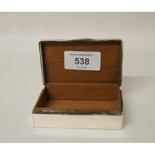 538 - A silver engine turned rectangular box, with hinged lid. 8.7 cms across