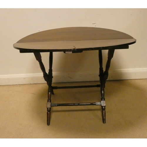 431 - An Edwardian circular folding coaching style table, 3' diameter stamped Thornton Herne