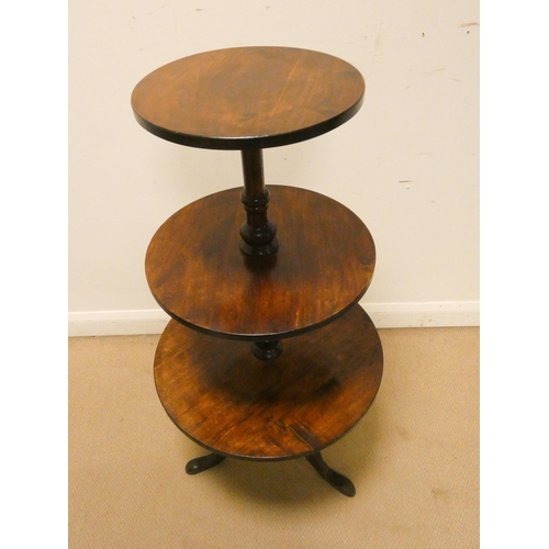 440 - A Victorian three tier circular mahogany graduated dumb waiter