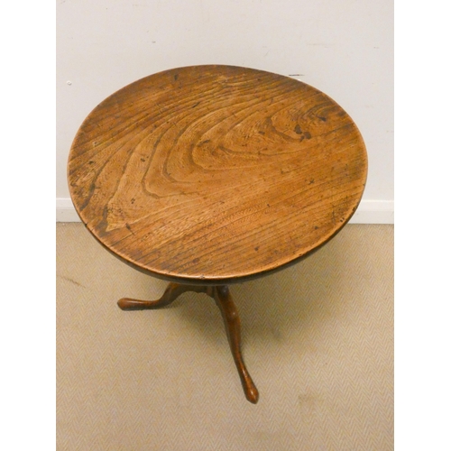 456 - A circular Victorian oak occasional table on pillar and tripod base base, 21