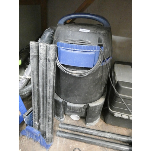 849 - An old cylinder vacuum cleaner, no tools