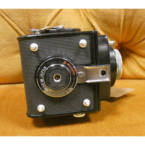 753 - A Yashica Mat-124 vintage camera - L6100312, untested -  sold as seen