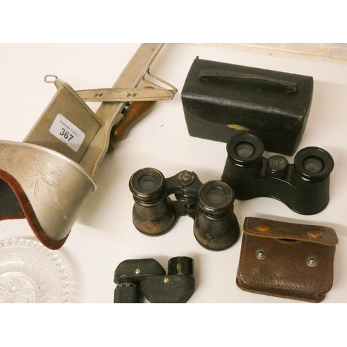 253 - A vintage stereoscope, binoculars to include Zeiss, a glass Victoria's Jubilee pin dish, small quant... 