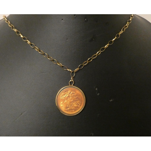 534 - 9ct gold belcher link chain with holographic pendant depicting a 1974 Sovereign in 9ct mount. Chain ... 