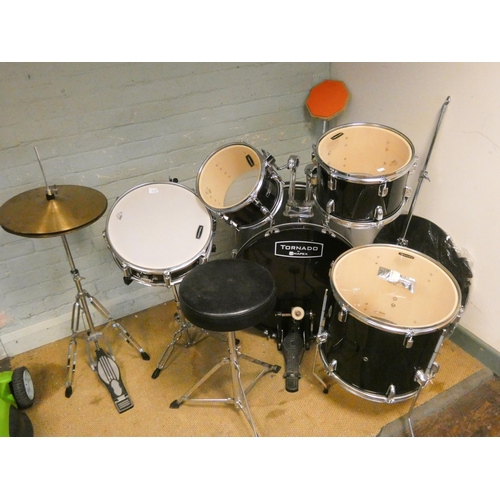 812 - A five piece Tornado by Mapex drum kit with stool