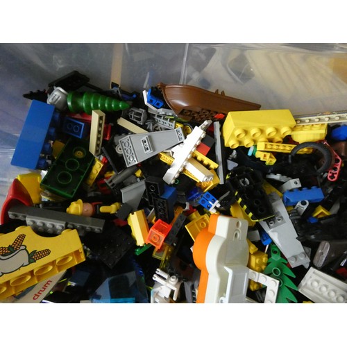 793 - A large box of assorted Lego