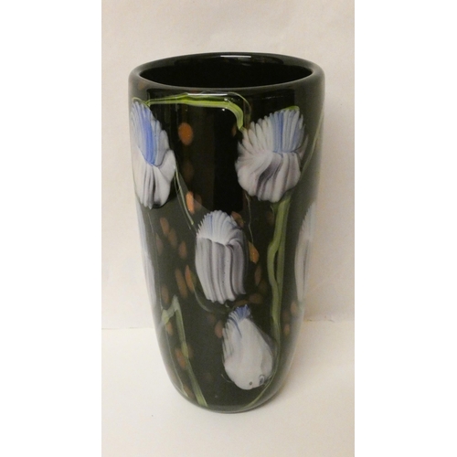 208 - A heavy Murano style glass vase, 12