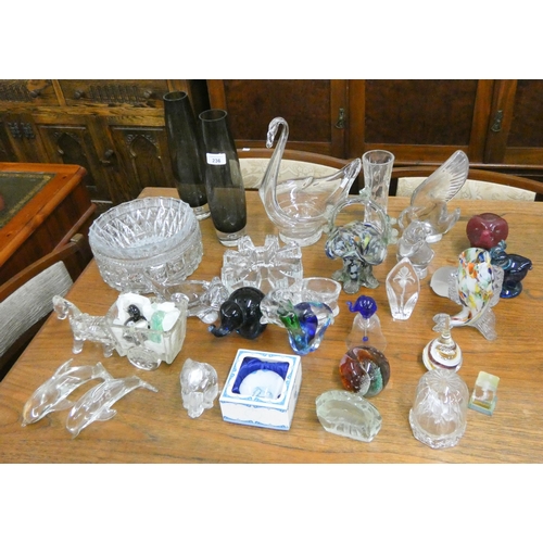 236 - Collectables to include glass vases, fruit bowls, paperweights and other assorted glassware