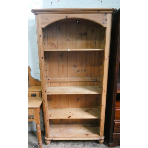 42 - A tall modern pine open bookcase, 3' wide