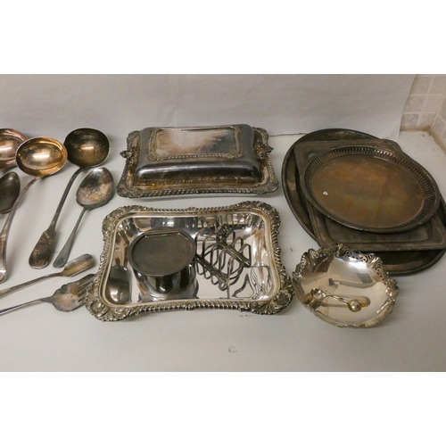 496 - A mixed lot of silver plate to include entree dishes, salvers, soup ladles.