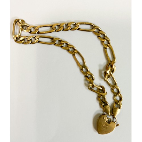 370 - A 9ct figaro link bracelet with heart shaped padlock fastening, 3.7 grams,