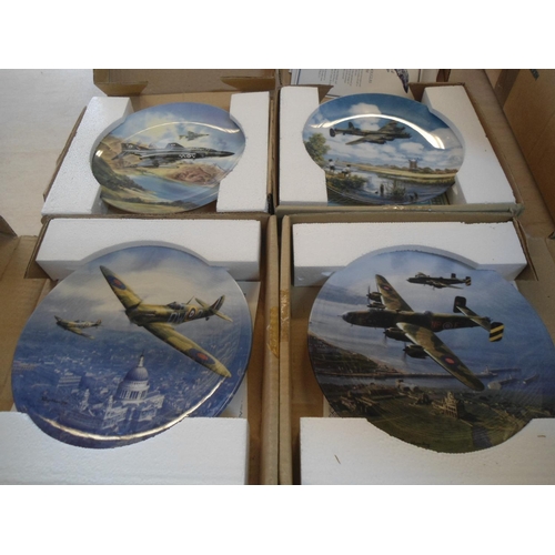 1022 - 4 x Collectable Plates