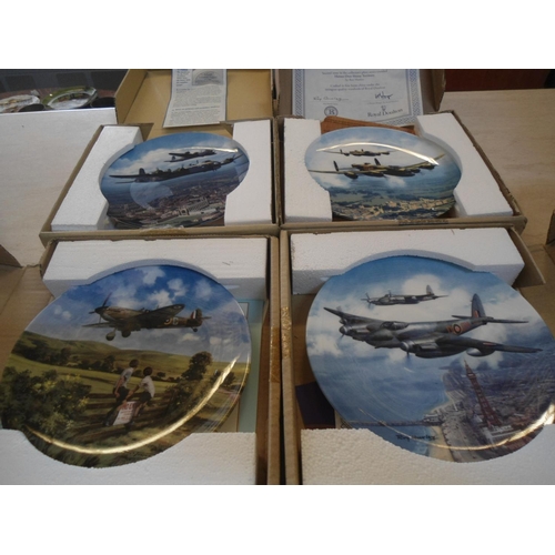 1021 - 4 x Collectable Plates