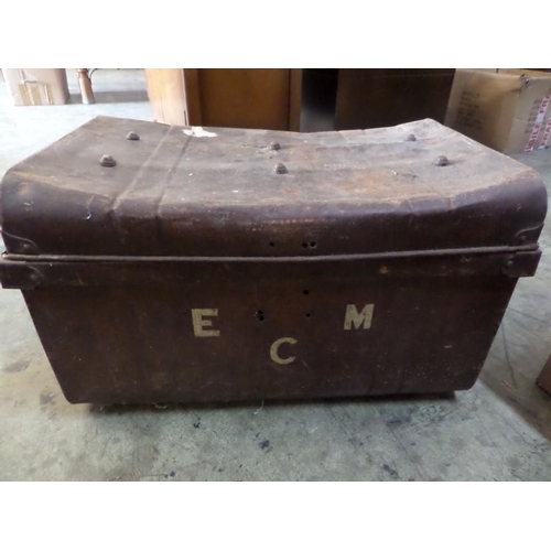 1016 - Metal ECM Vintage Trunk