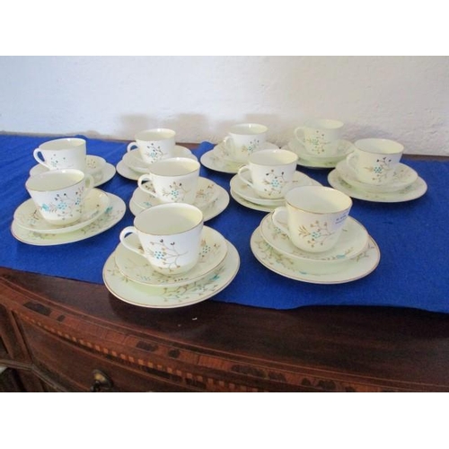 778 - Set of 10 x Cups & Saucers, Cake Plate, White with Gold/ Blue Pattern