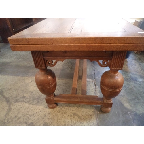 545 - • Antique Solid Oak Extendable Refectory Dinning Table with Bulbous Legs and Carvings