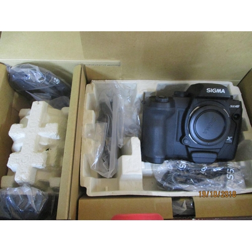 Sigma SD10 Imaging Kit Digital Camera & Power Power Pack SD