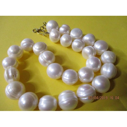 197 - Naturale Pearls Necklace with Matching Earrings (18ct Yellow Gold and Naturale Pearls)