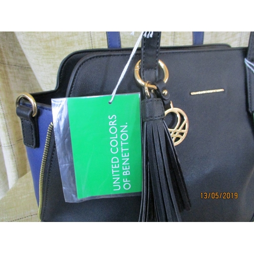 582 - Benetton Set: Black/ Blue Navy Ladies Handbag & Matching Wallet