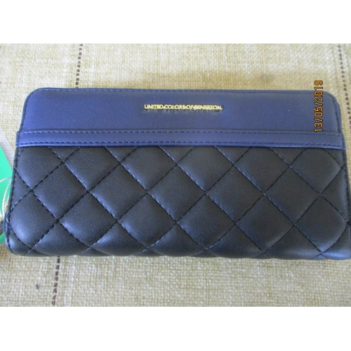 572 - Black Benetton Set: Ladies Handbag & Yellow Colour Wallet