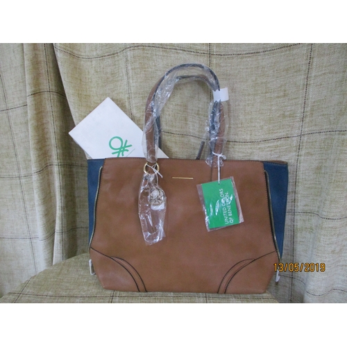 548 - Benetton Set: Brown/ Blue Ladies Handbag & Red Wallet