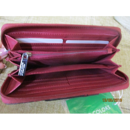 548 - Benetton Set: Brown/ Blue Ladies Handbag & Red Wallet