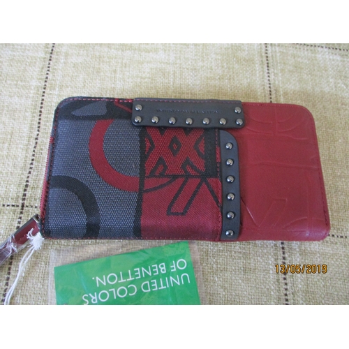 548 - Benetton Set: Brown/ Blue Ladies Handbag & Red Wallet