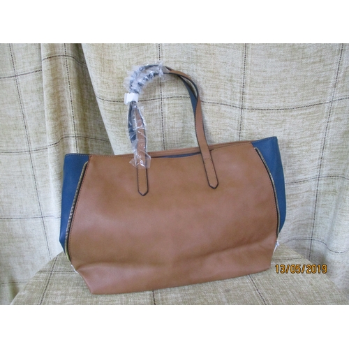 548 - Benetton Set: Brown/ Blue Ladies Handbag & Red Wallet