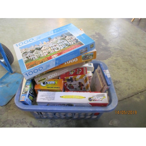 647 - Qty of Puzzle & Table Games