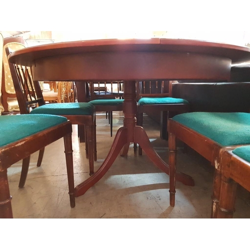 528 - Round Extendable Dining Table with 8 x Chairs, (9)