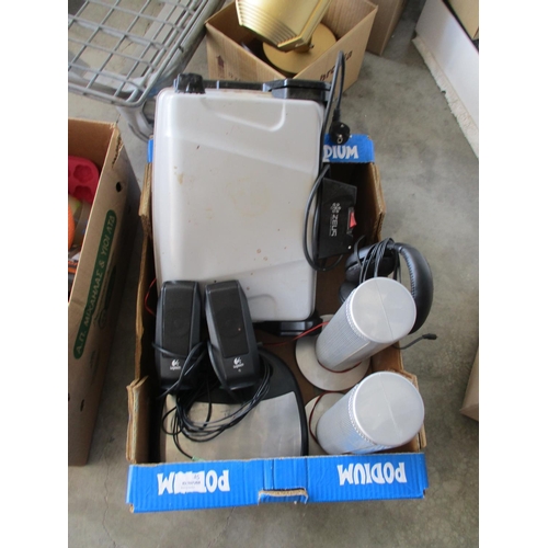 611 - Box of Electrical Items