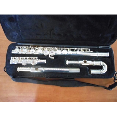 96 - John Packer JP011CH Flute with Straight and Curved Heads Plus Soft Case