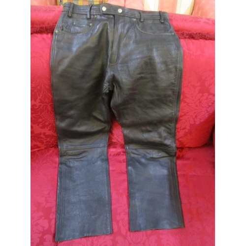 29 - Hunter Black Leather Motorcycle Trousers, Size 36