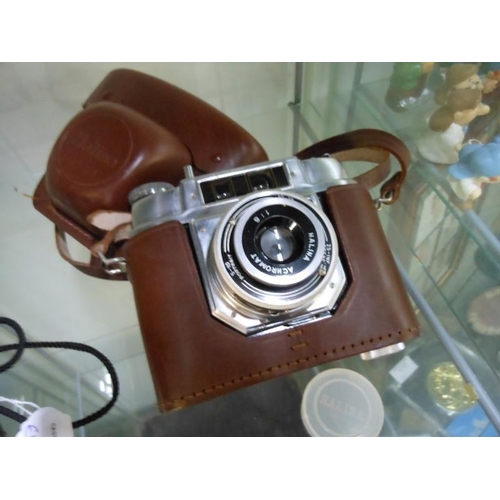 72 - Halina 6-4 Vintage Camera