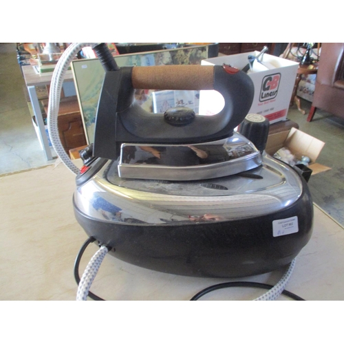 902 - Steam Iron with Base