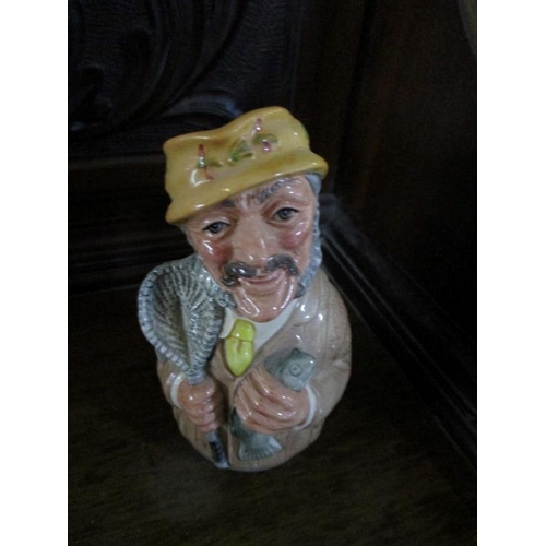 4086 - Fred Fly Royal Doulton Toby Jar (Mini)