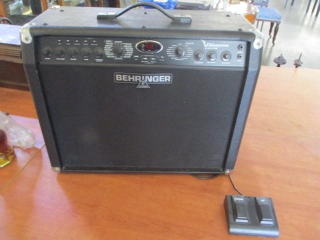 Behringer v on sale ampire amp