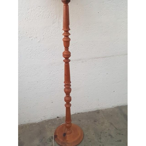 132 - Wooden Standard Lamp (H:180cm)