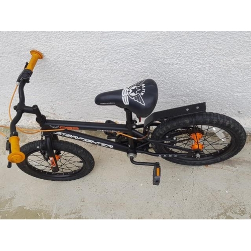 82 - Apollo Black Child's Bike (L:113cm x H:63cm)