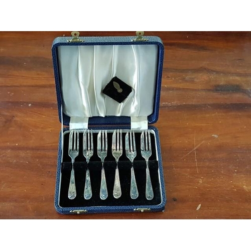 79 - Vintage EPNS Cutlery Set of Tea Spoons (x12) in Display Box, Cake Forks (x6) in Display Box and Butt... 