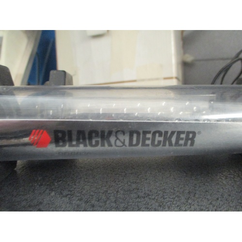 633 - 2 x Black & Decker Led Lights