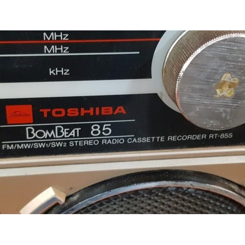 Toshiba Bombeat 85 Boombox Cassette Radio