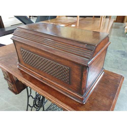 10 - Antique Singer Treadle Sewing Machine (Serial No. M134 982), Cast Iron with Foot Pedal & Working.