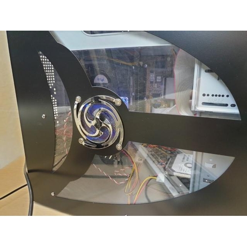 44C - Desktop PC with Auss Gaming Tower, 17