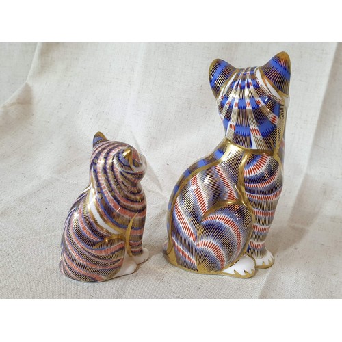 39 - Royal Crown Derby, Pair of Cats, English Bone China (H:13cm & 8cm), (2)