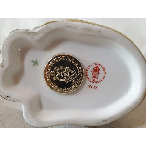 39 - Royal Crown Derby, Pair of Cats, English Bone China (H:13cm & 8cm), (2)
