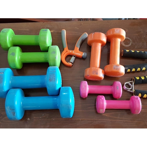 280 - Collection of Weights (Wrist & Hand Pumps; 2 x 1KG, 2 x 2K, 2 x 3KG & 2 x 4KG)