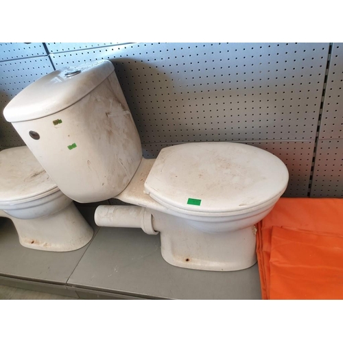 474 - White Pedestal Toilet / WC