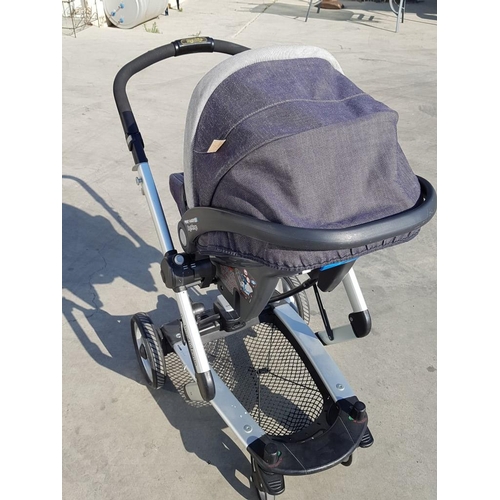 76 - 'Peg-Perego' Skate Stroller / Pram System with Car Seat and Bassinet