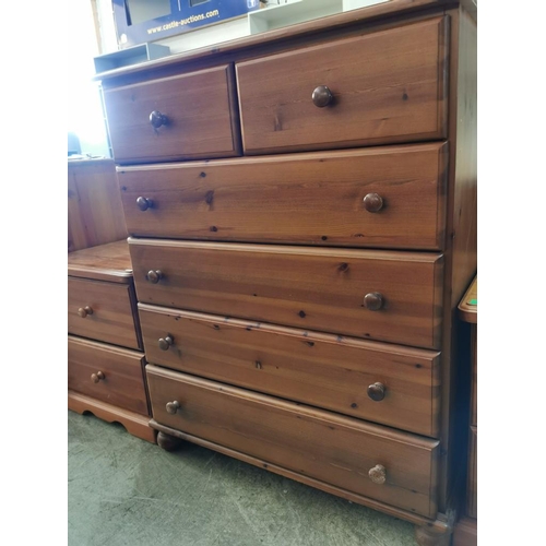 264 - Chest of Drawers with 2 x Half Size Drawers and 4 x Full Size Drawers (H:104cm x W:84cm x D:47cm)